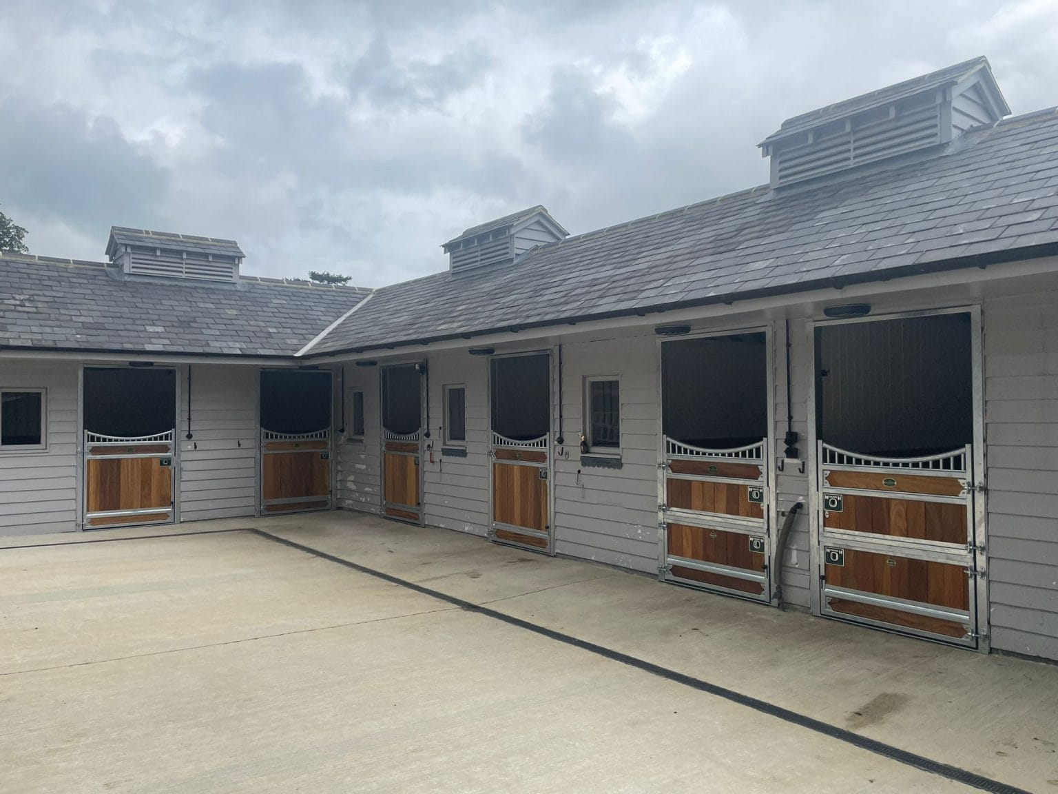Straddle Door Top-Quality Stable Doors - Customisable Options Available